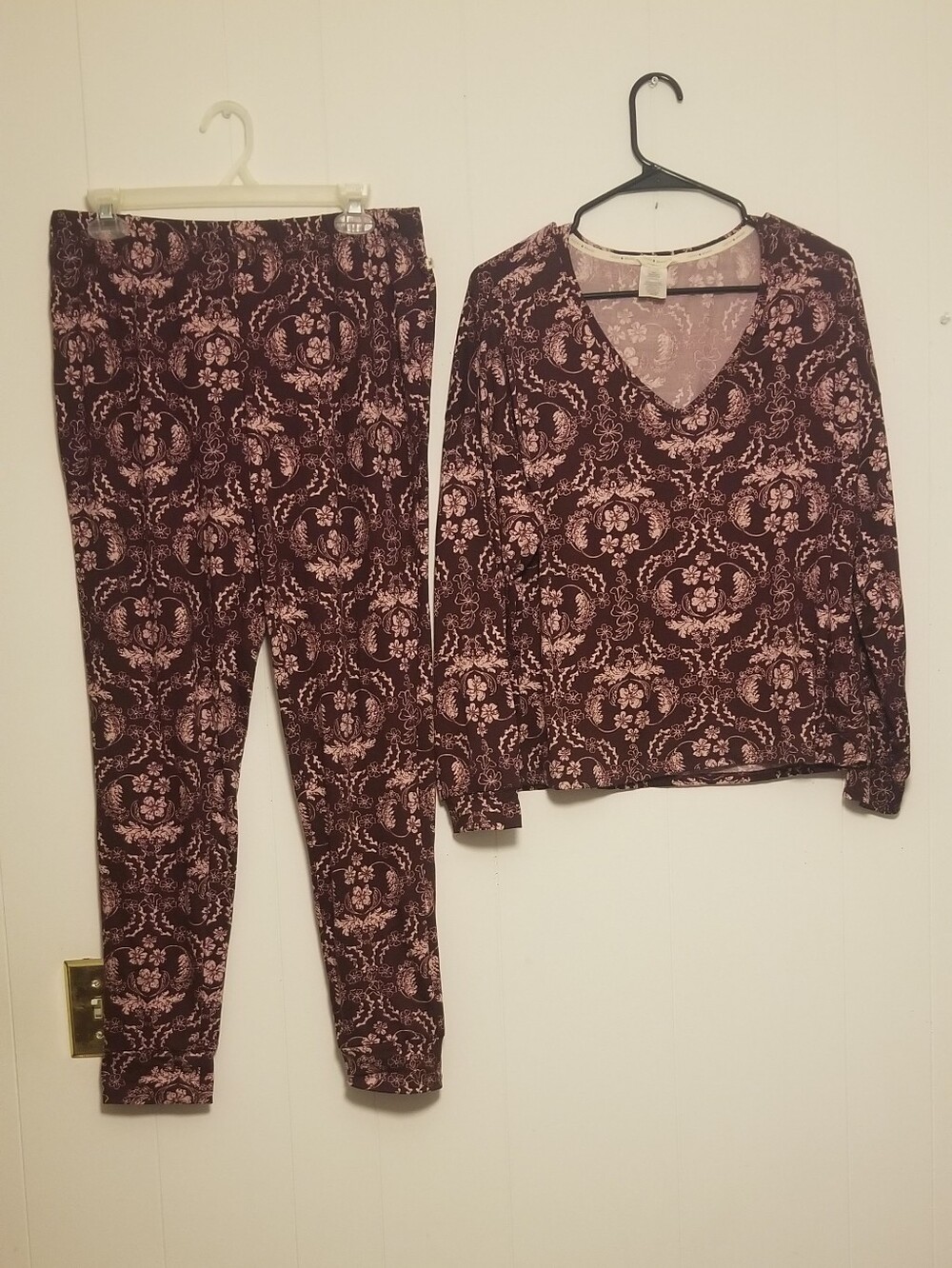Lucky Brand Burgundy Floral Print Pajama Leggings & V-Neck Top Set Womens Size M